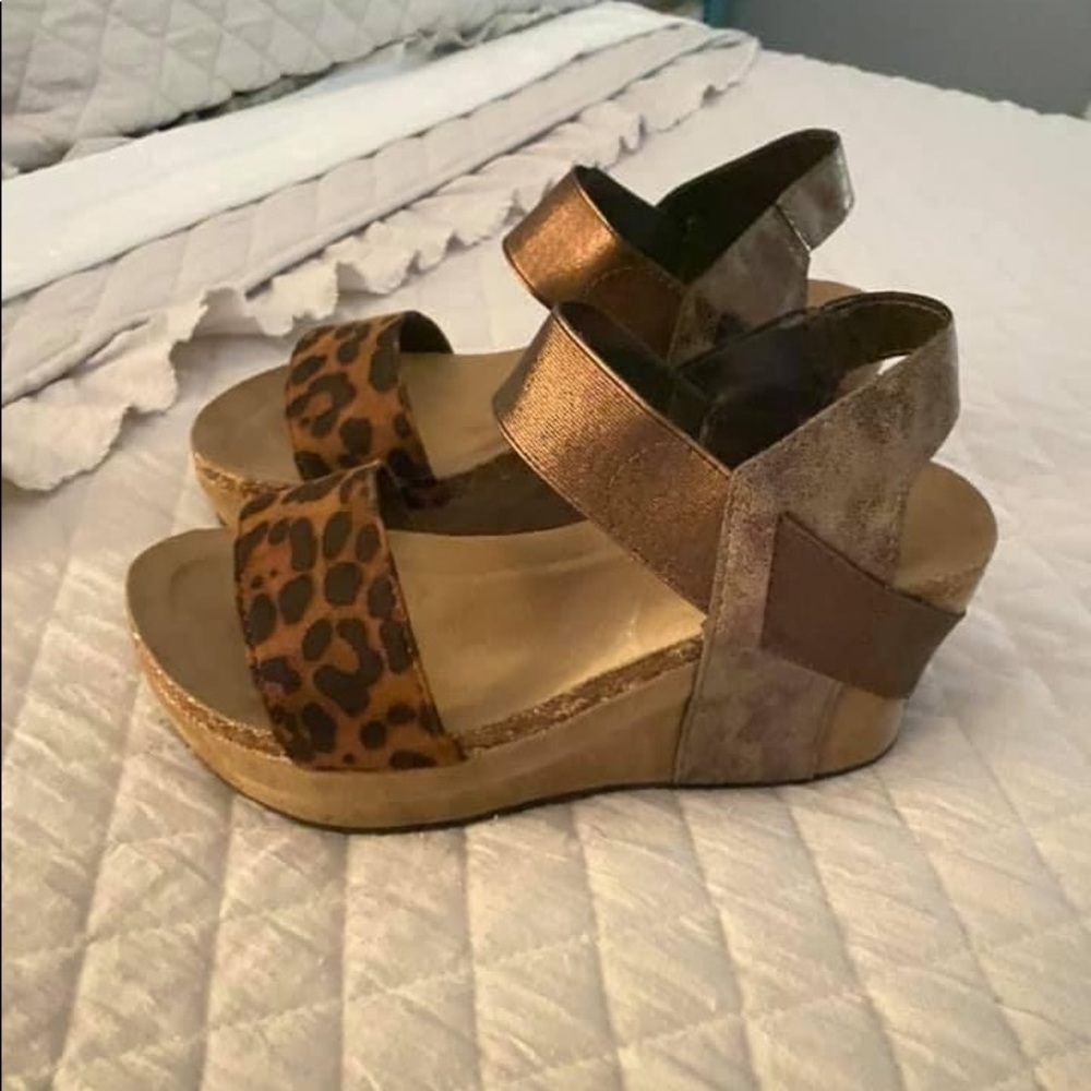 Boutique Leopard print wedges